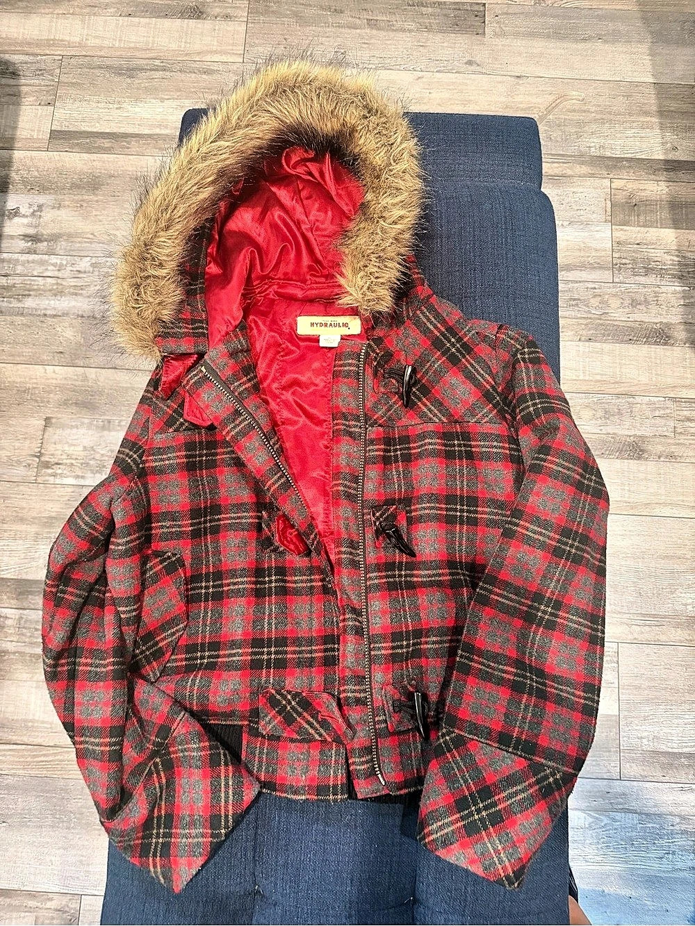 Hydraulic Women's Plaid Hooded Jacket in Red & Black